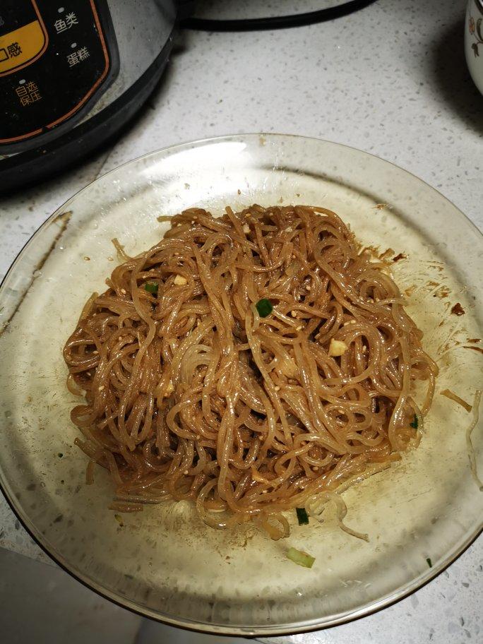 秒杀小夜市的麻酱流汁宽粉