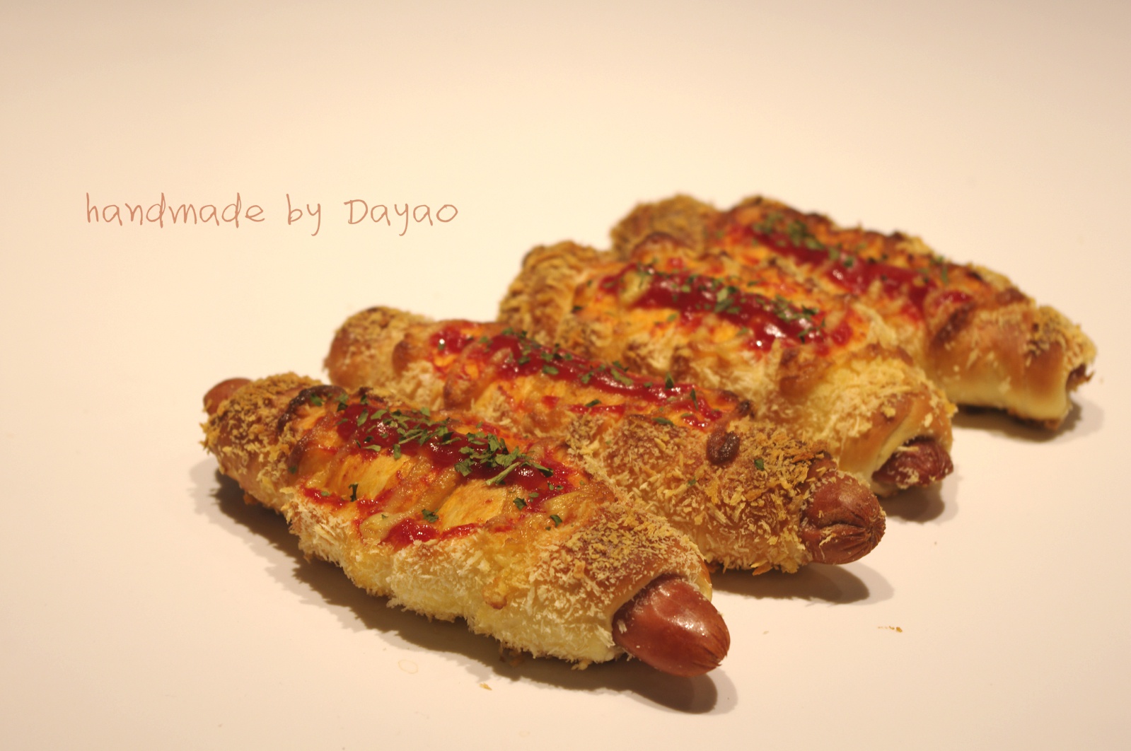 猪大遥做的黄金芝士热狗卷