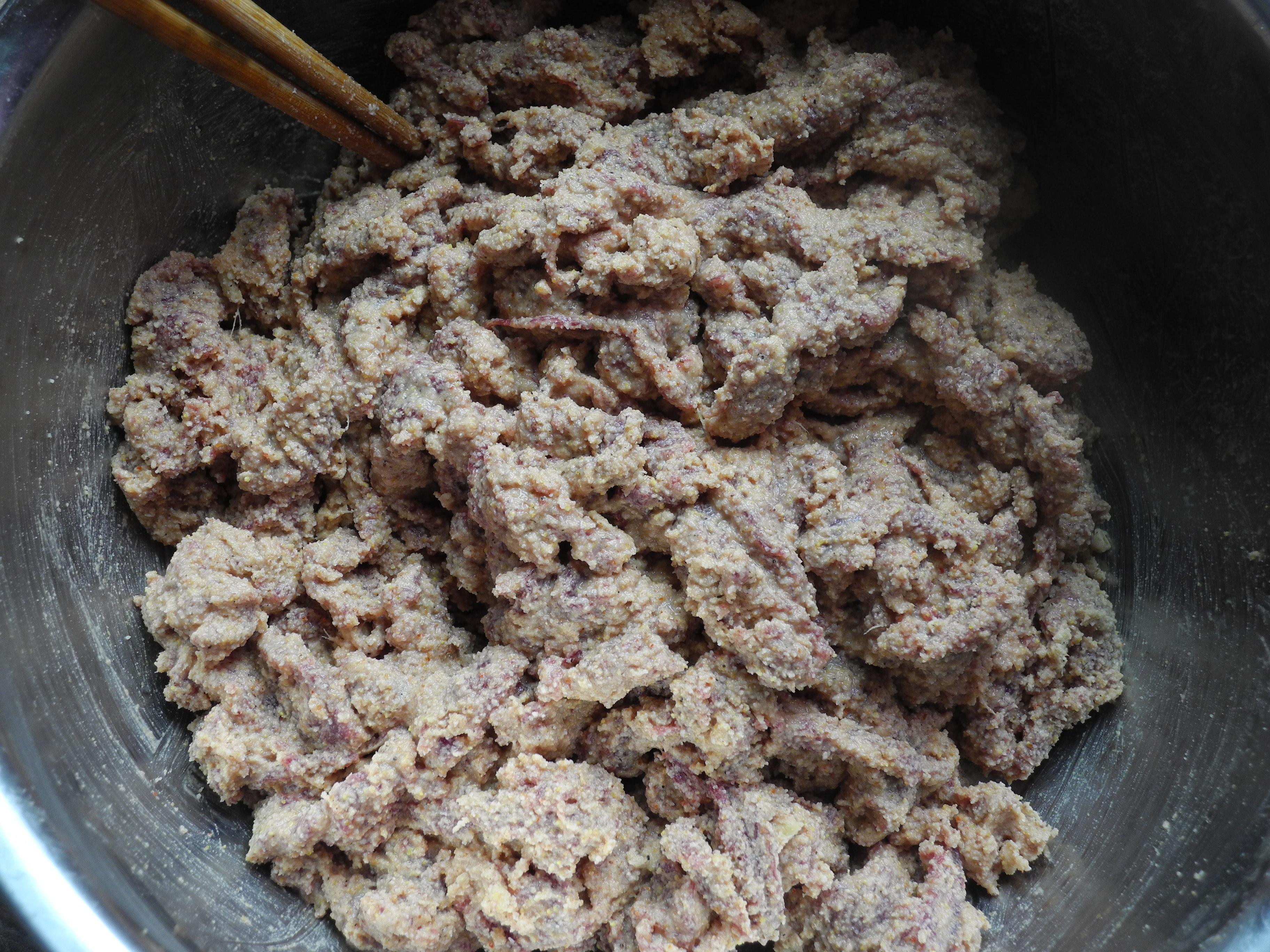 乐山夹江风味粉蒸牛肉及牛肉咔饼的做法 步骤2