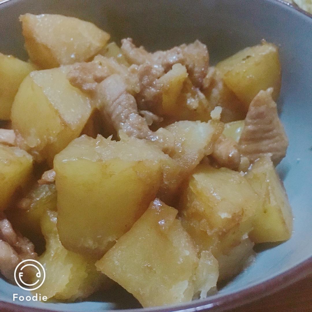 土豆焖鸡腿