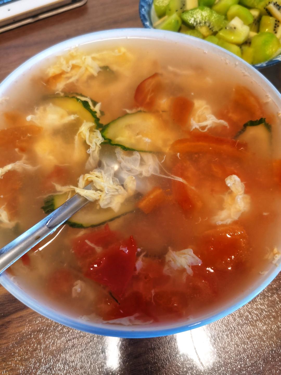 夏季养生汤 之 西红柿丝瓜鸡蛋汤