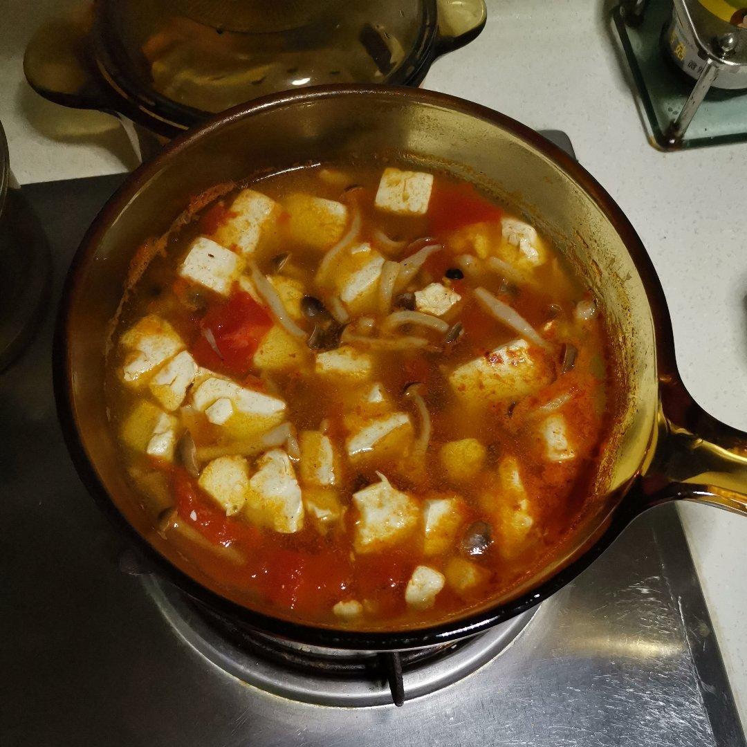 金针菇番茄豆腐汤