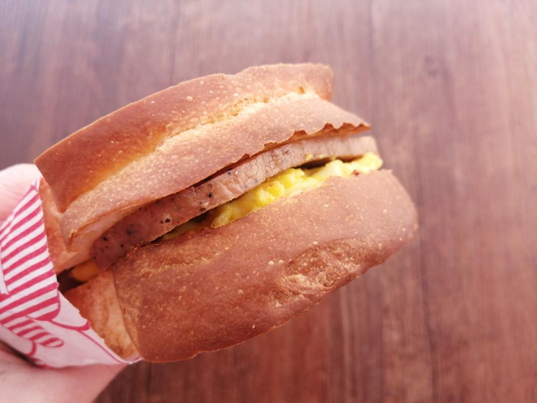 厚蛋烧餐肉吐司