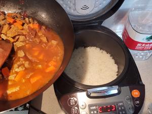 胡萝卜香菇牛肉焖饭的做法 步骤8