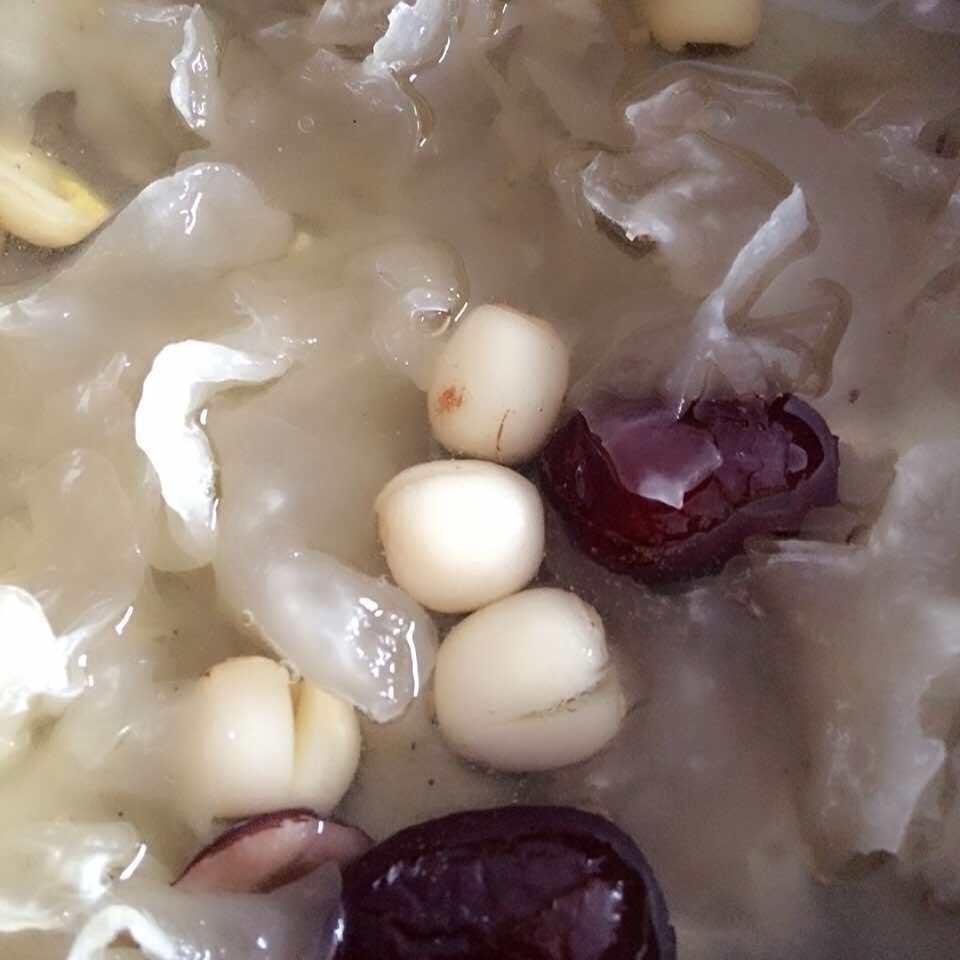 红枣银耳莲子羹