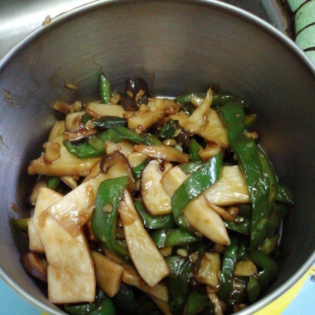 青椒素炒杏鲍菇【孔老师教做菜】