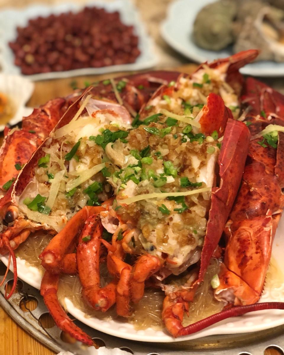 summer625做的蒜蓉蒸波士顿龙虾