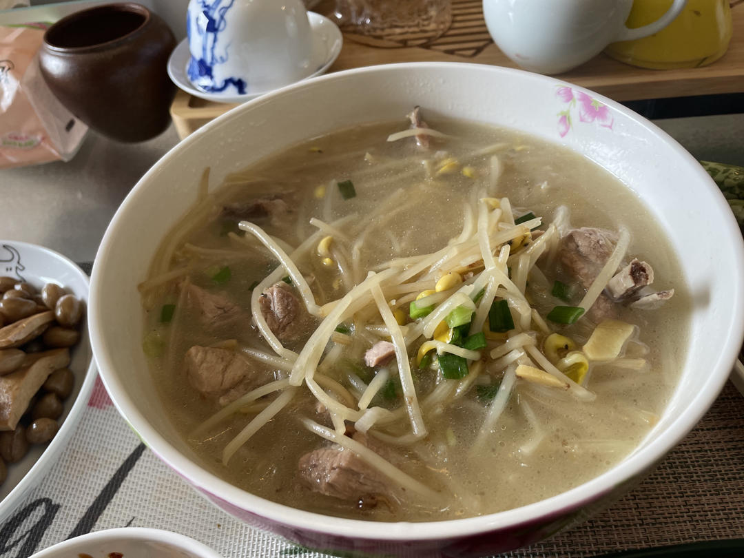 黄豆芽排骨汤