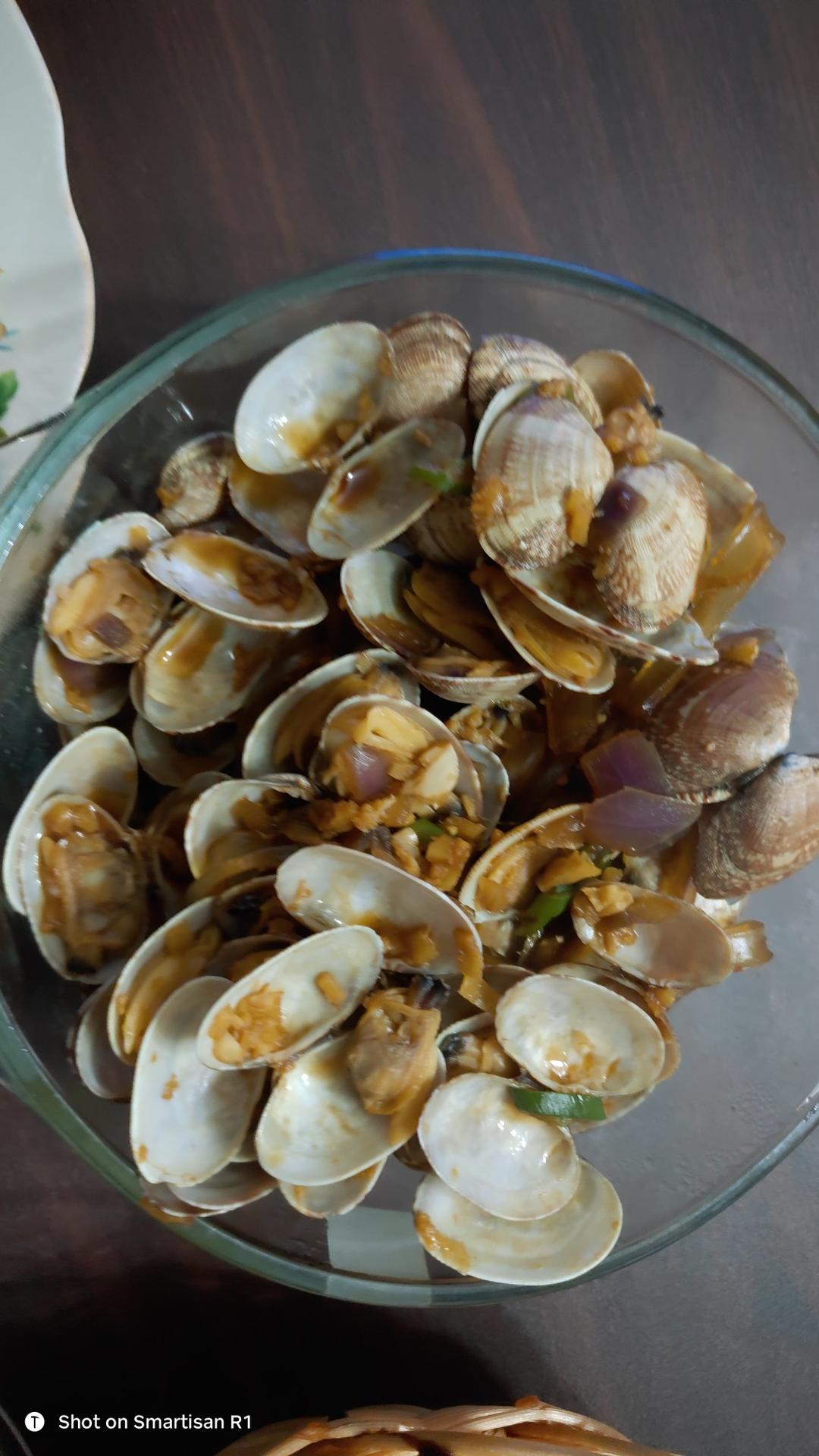 家常美味花蛤粉丝煲