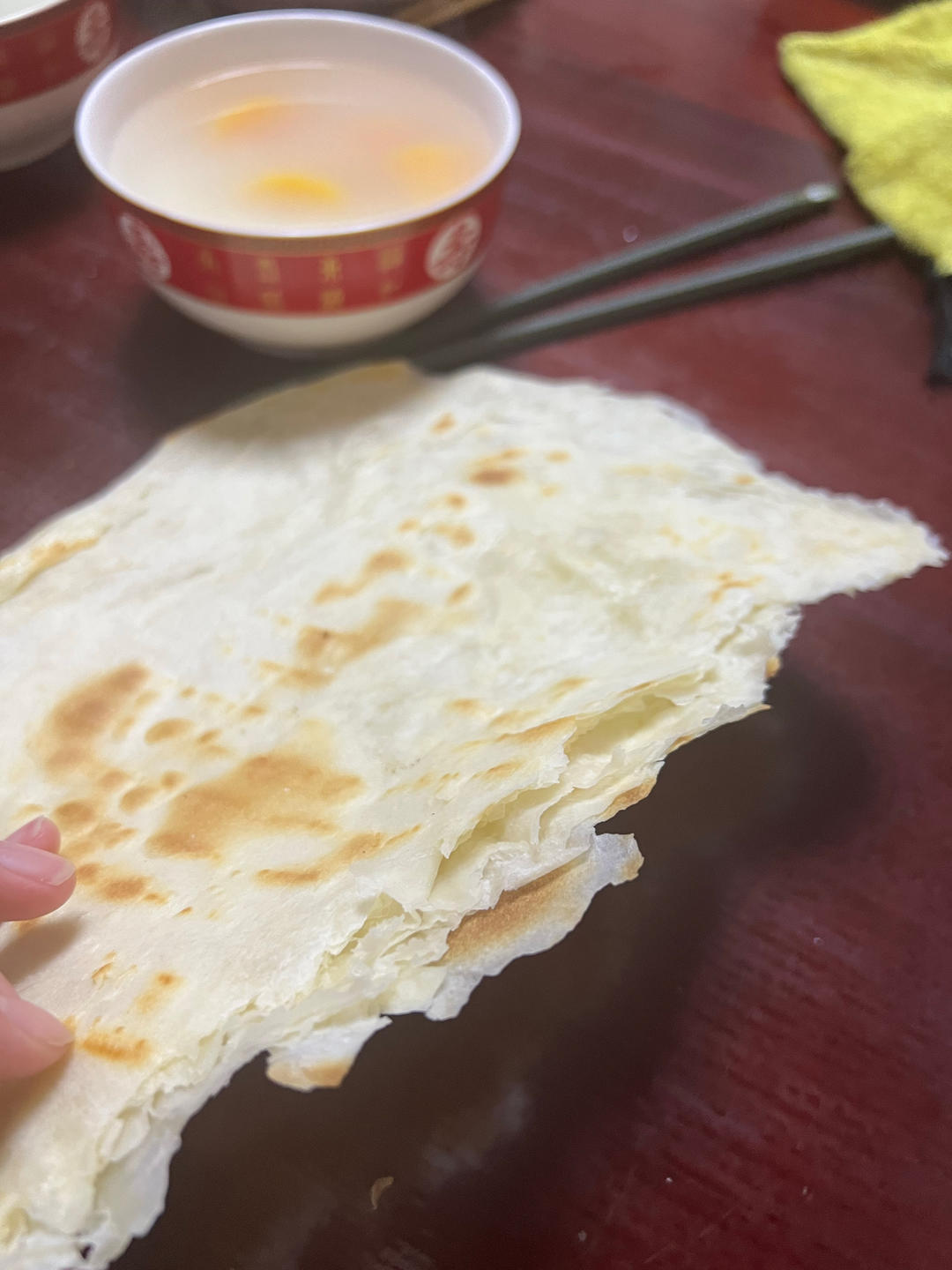 烙饼不硬的小窍门 掌握了你也能看出柔软多层凉了不硬的小油饼