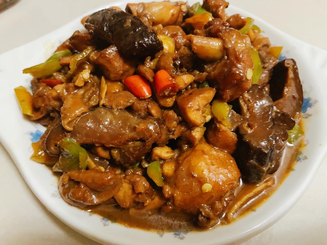 好吃到原地爆炸的黄焖鸡