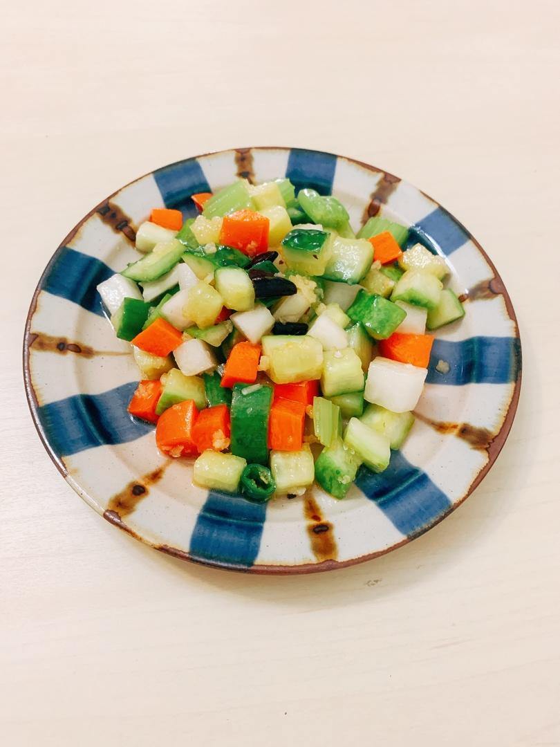 芹菜胡萝卜凉拌菜