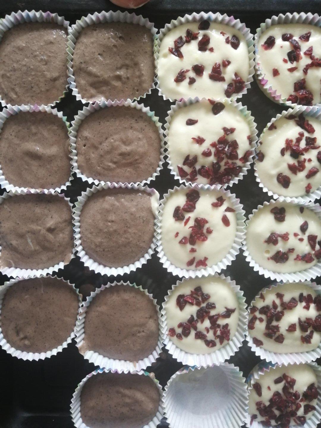 蔓越莓纸杯戚风小蛋糕