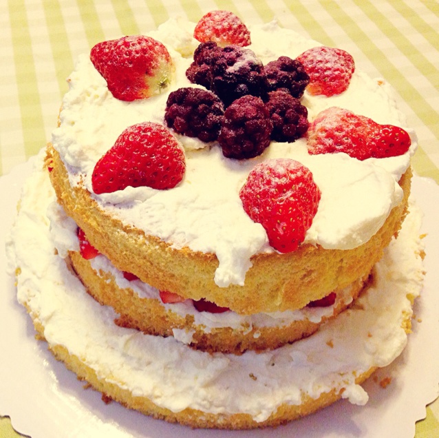 时下流行的鲜奶油戚风裸蛋糕