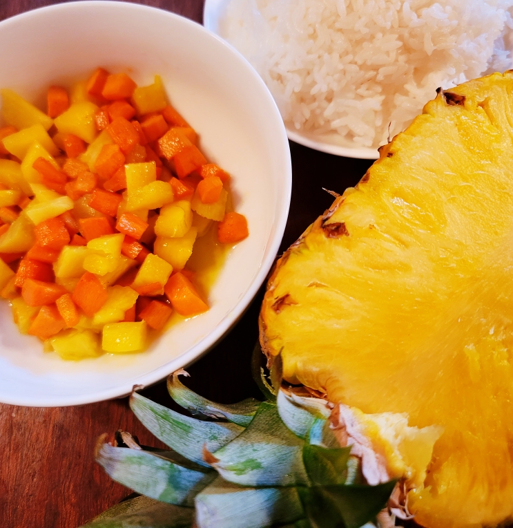 开胃又清爽的黄金菠萝炒饭~是南国的味道啊的做法 步骤2