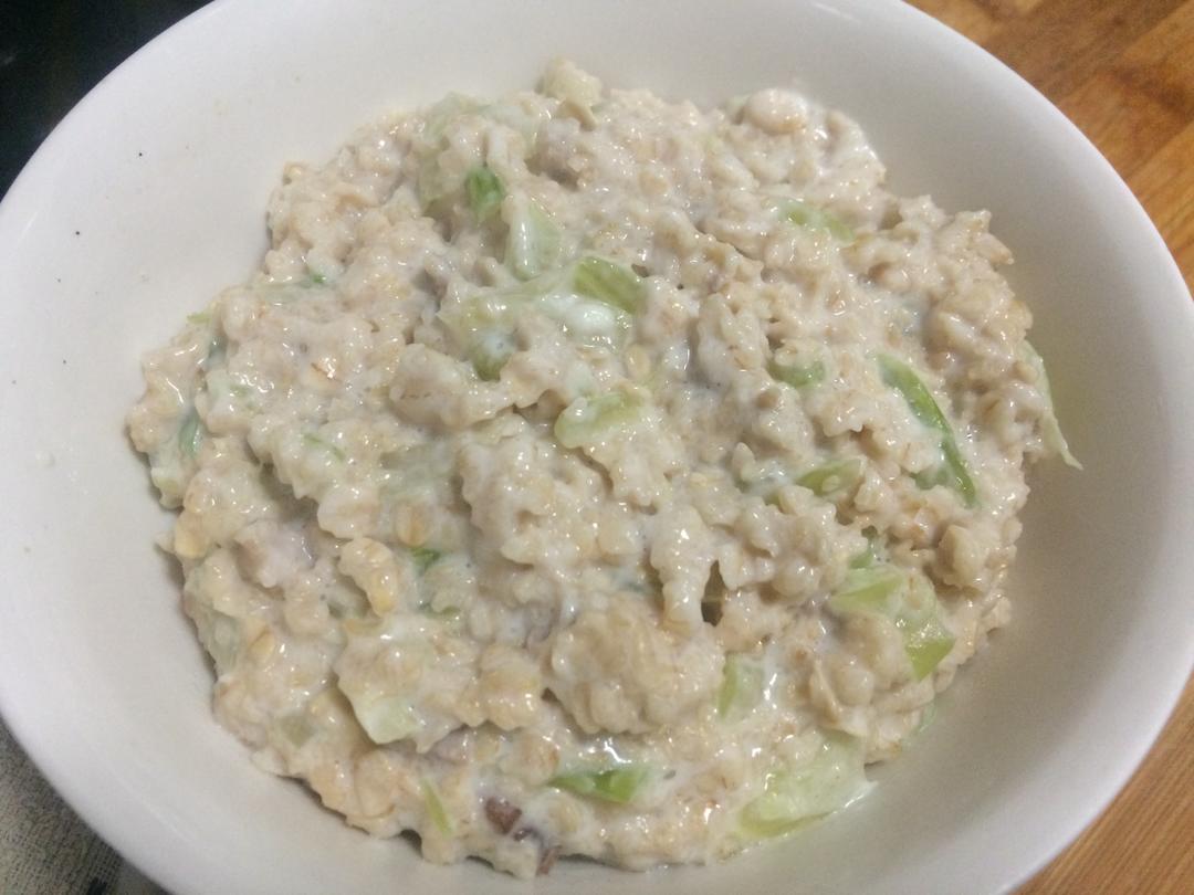 咸味蔬菜火腿燕麦粥