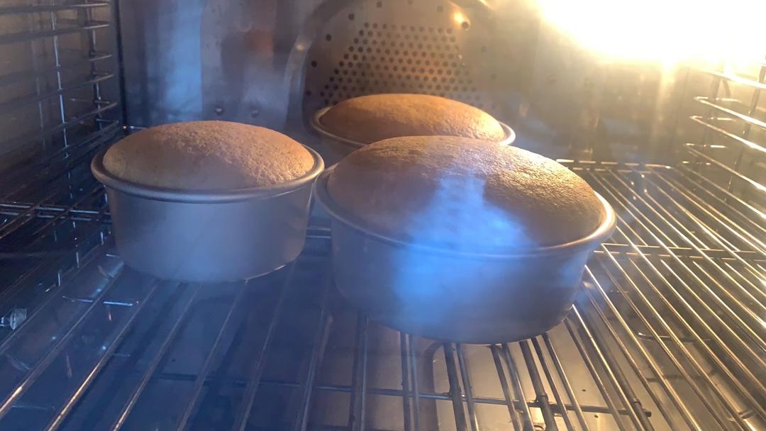 超柔软6寸戚风蛋糕(附8寸配方)零失败 超详细‼️含操作视频