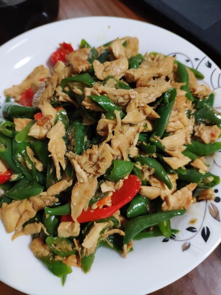 鸡胸肉炒辣椒