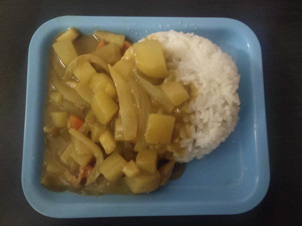 简单好吃的咖喱鸡肉饭（土豆很糯，鸡肉很嫩，三十分钟左右完成）