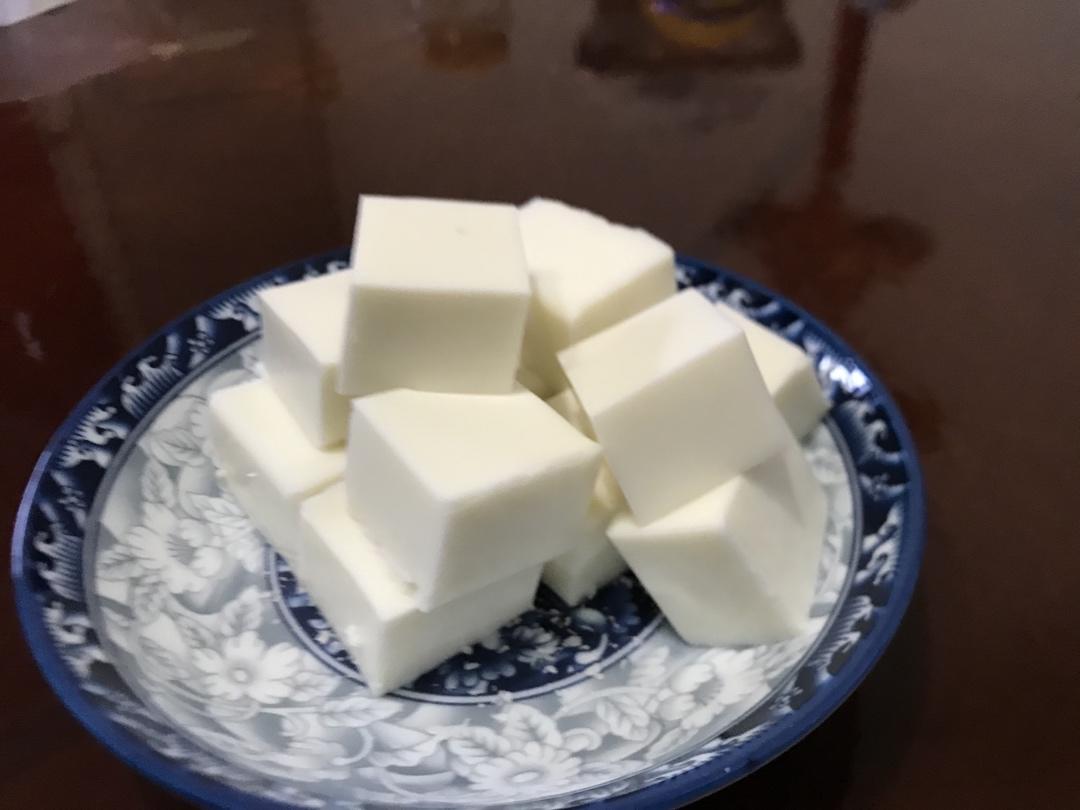 椰奶冻（一款毫无难度的甜点）