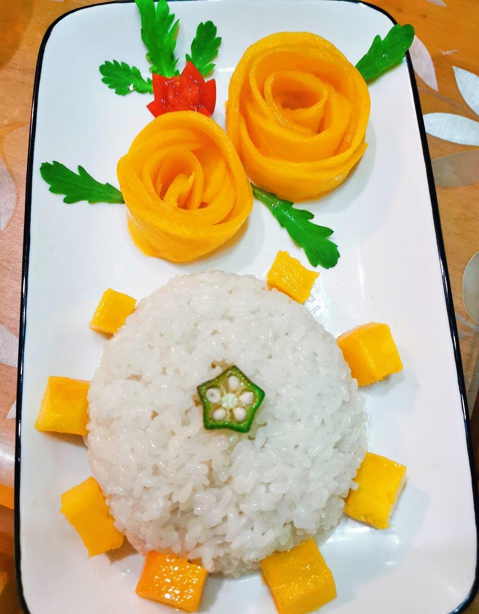 椰浆芒果糯米饭（附芒果玫瑰花做法）