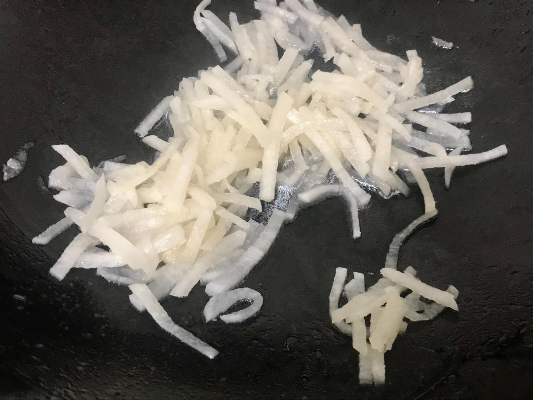 清香可口清炒白萝卜丝
