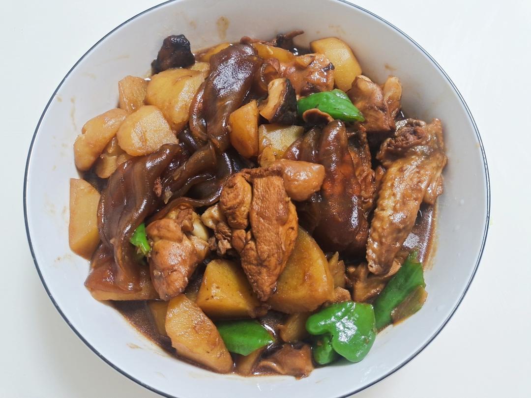 土豆焖鸡/黄焖鸡