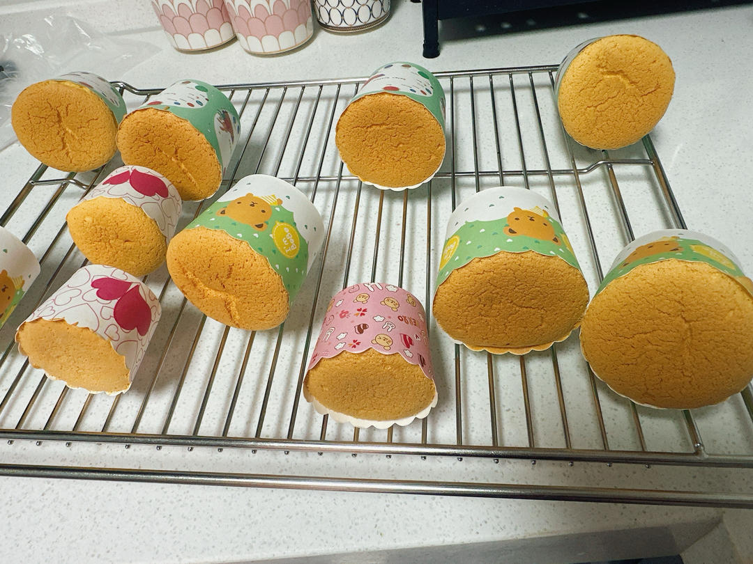 纸杯蛋糕 8寸戚风蛋糕的量