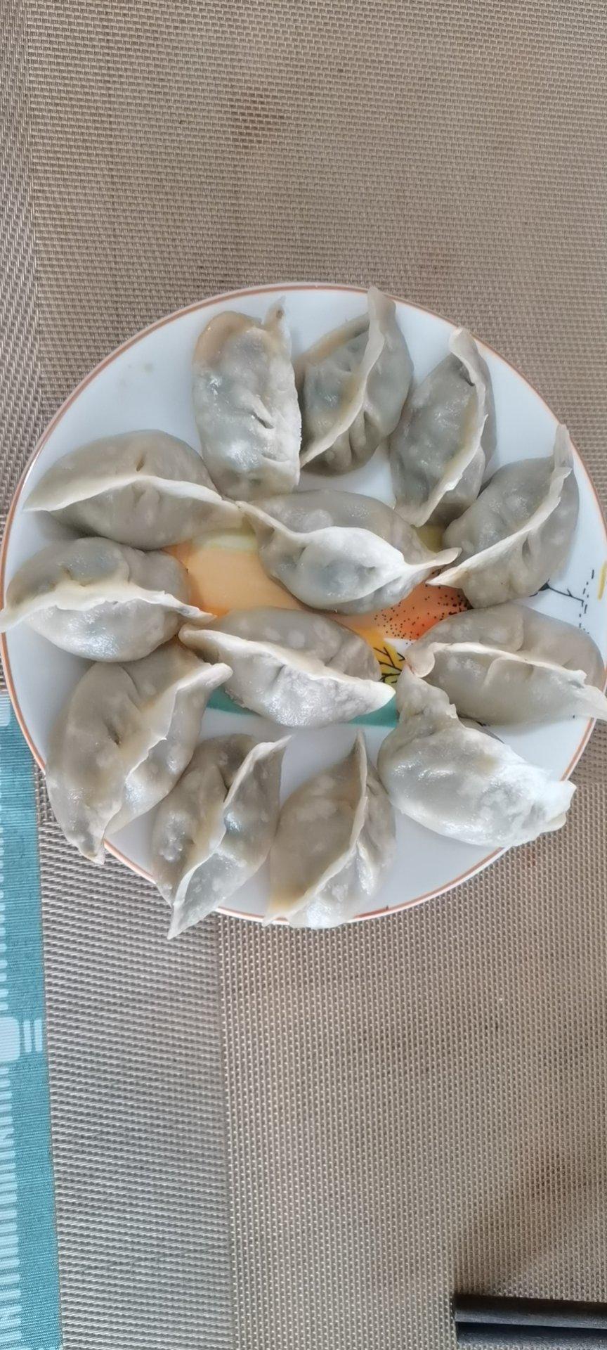 猪肉大葱烫面蒸饺