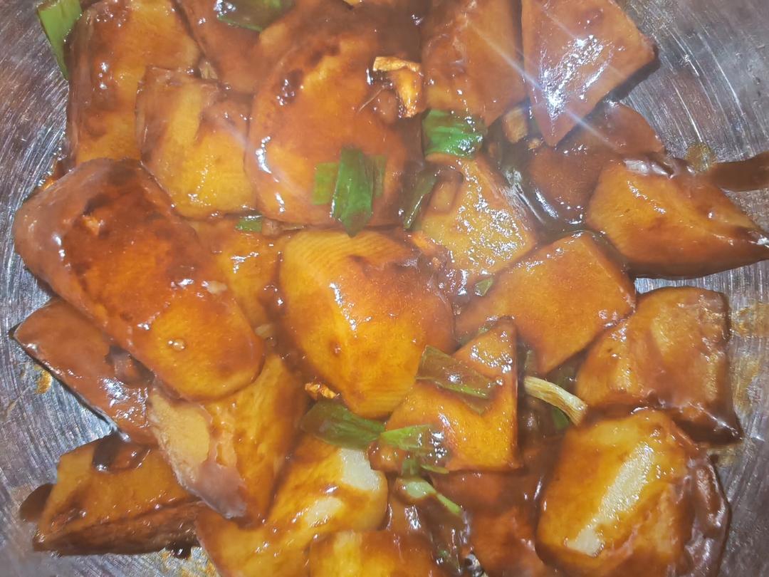 🔥巨下饭，软糯入味！比肉还好吃的红烧土豆