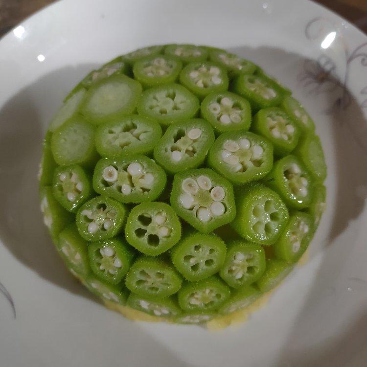 这绝对是秋葵颜值最高的做法，好看又好吃，端上桌最先光盘