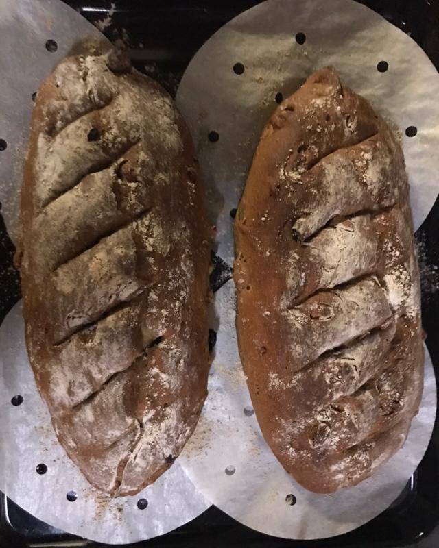黑麦坚果面包