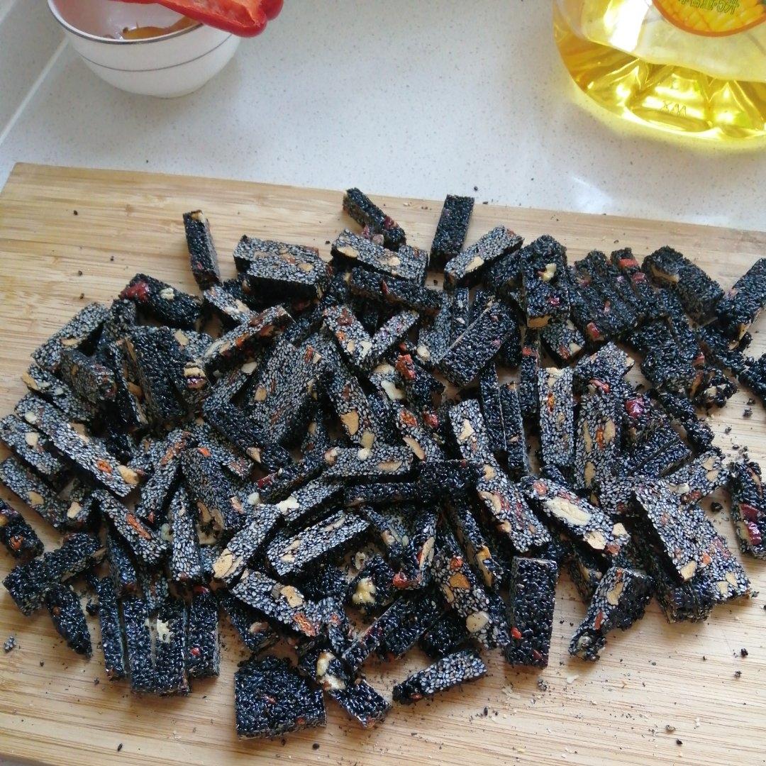 枸杞核桃花生黑芝麻片
