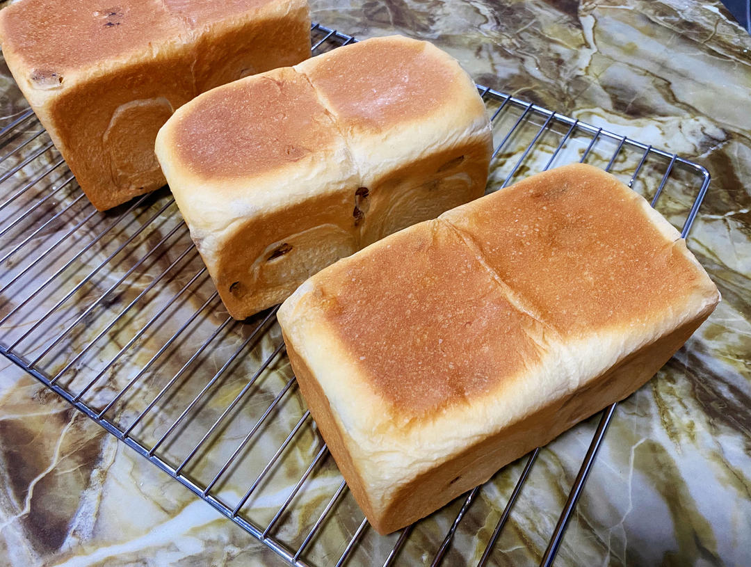 鲜奶提子吐司