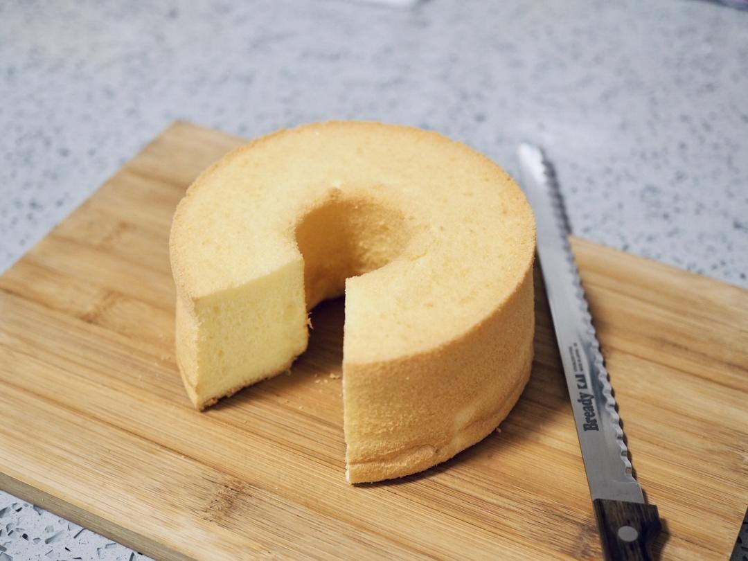 超简单完美戚风蛋糕（6寸2蛋）附打发、翻拌、脱模视频