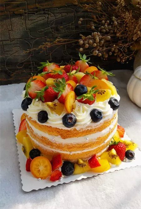 鱼香锅巴做的草莓裸蛋糕