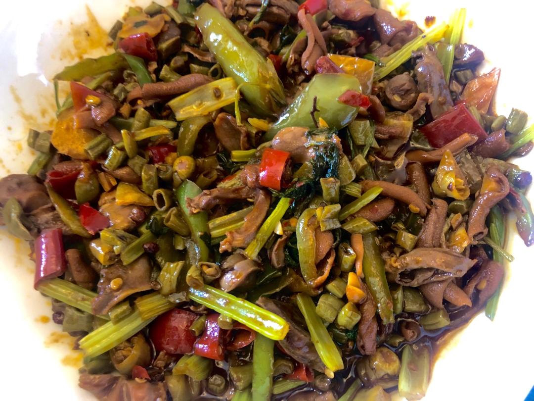 芹菜炒鸡杂