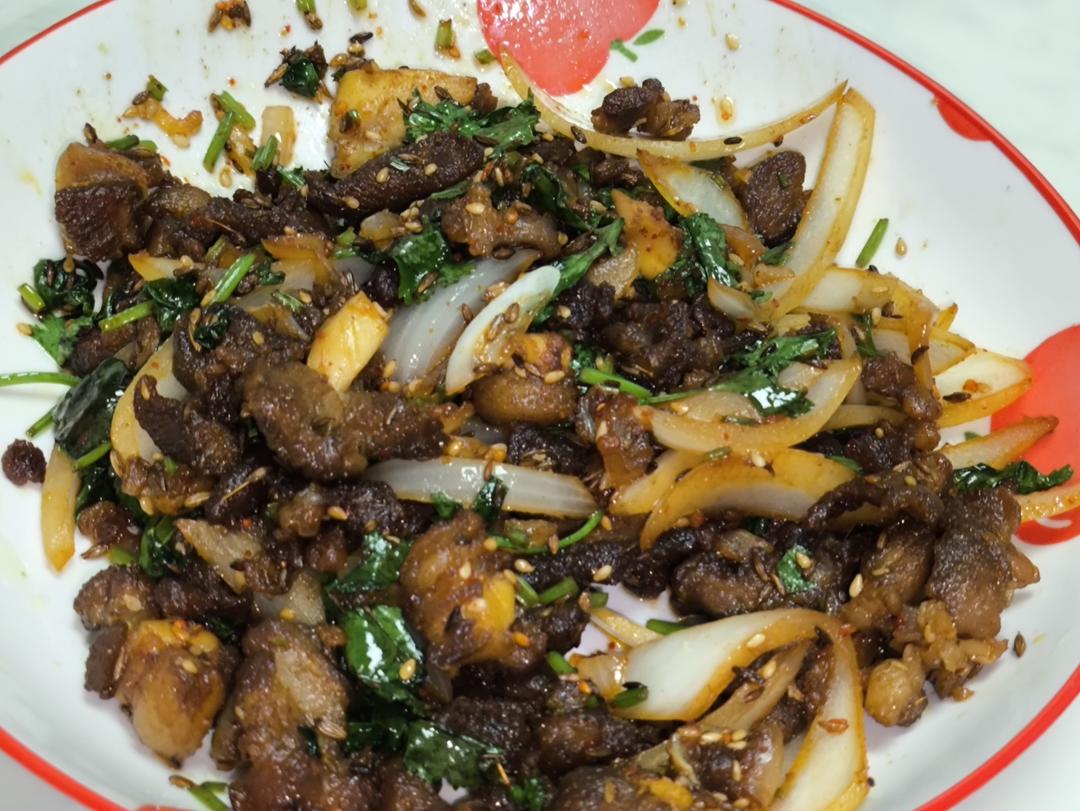 厨师长教你：“孜然羊肉”的家常做法，香味浓郁，简单易学，收藏