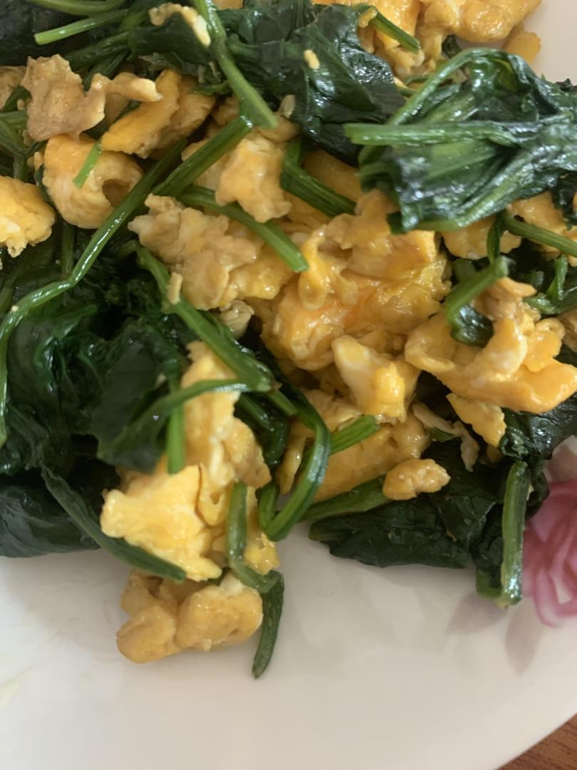 菠菜炒鸡蛋