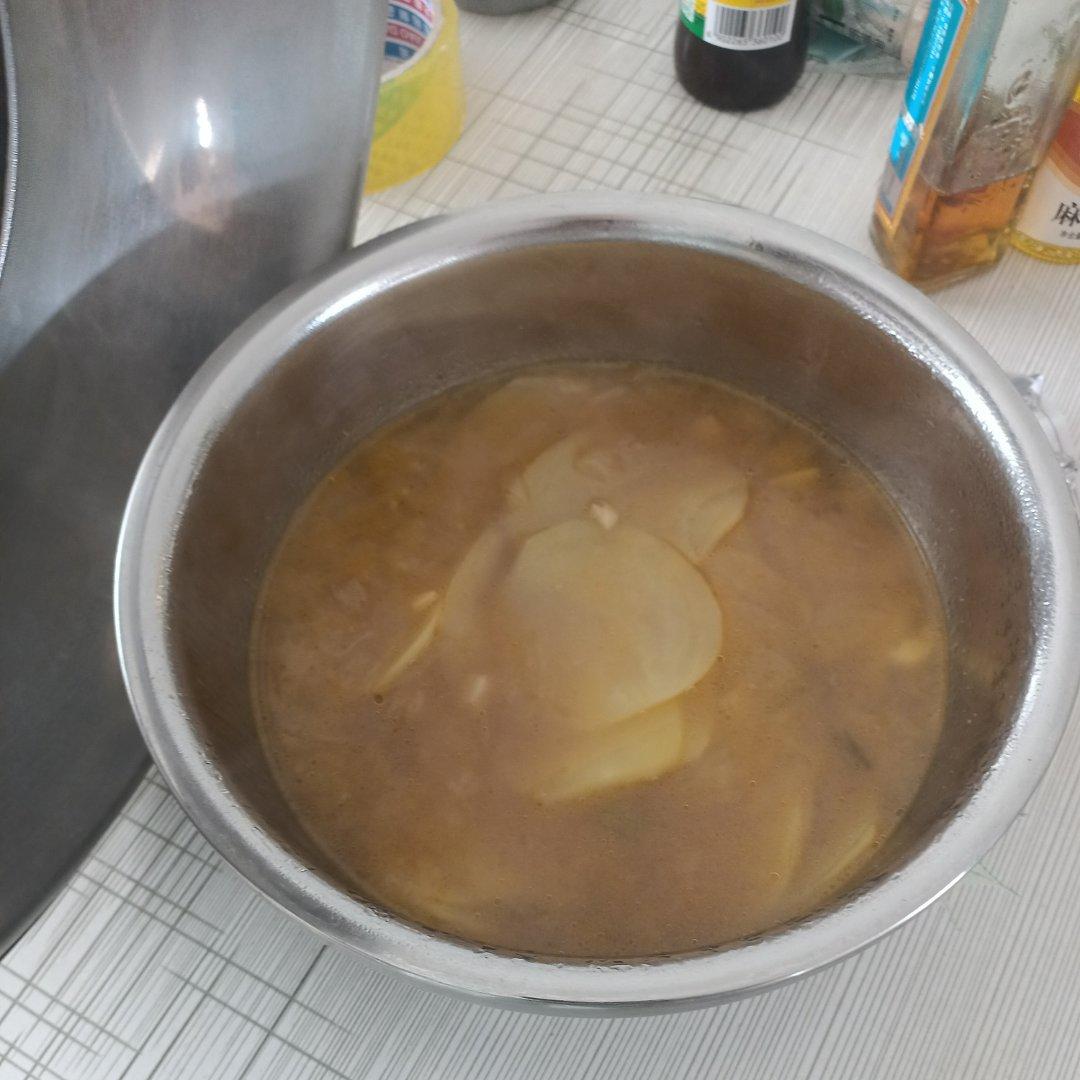 〈老黄瓜土豆汤〉，清清淡淡一碗汤。欣小厨 😉