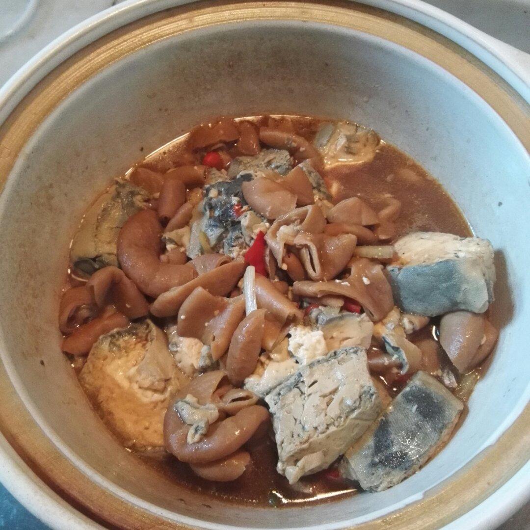 臭豆腐大肠煲（双臭）