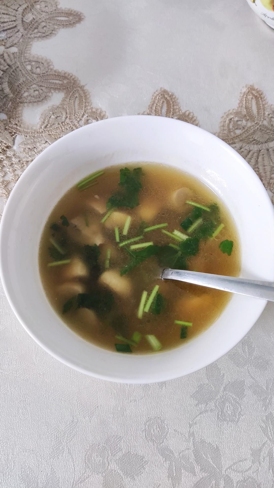 明明是素汤 却鲜得像鸡汤一样的「口蘑汤」