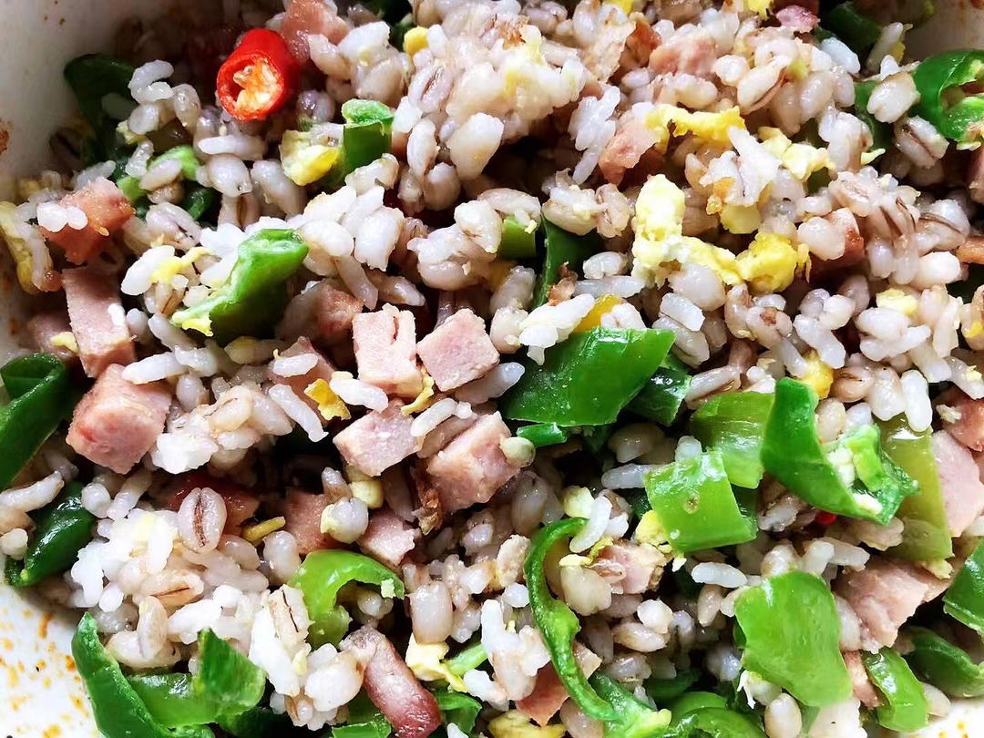 快手午餐肉炒饭