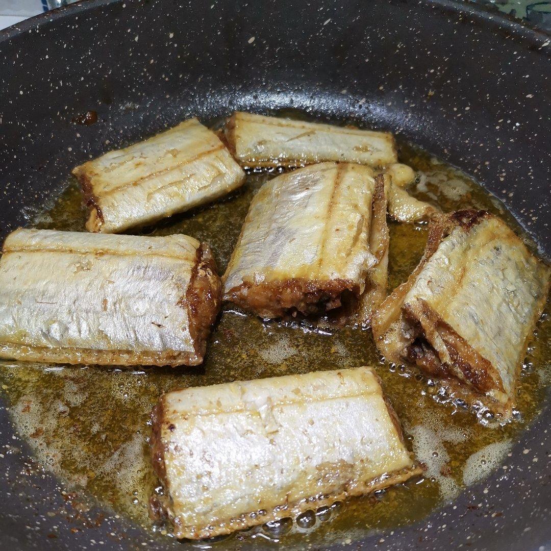 焦香酥脆干炸带鱼