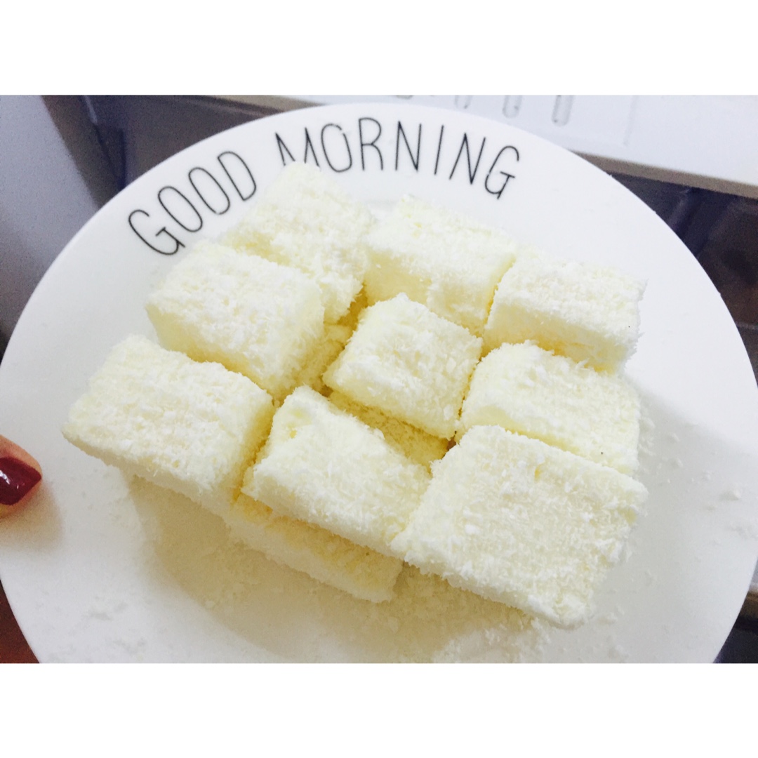 完胜85度C牛奶椰丝小方