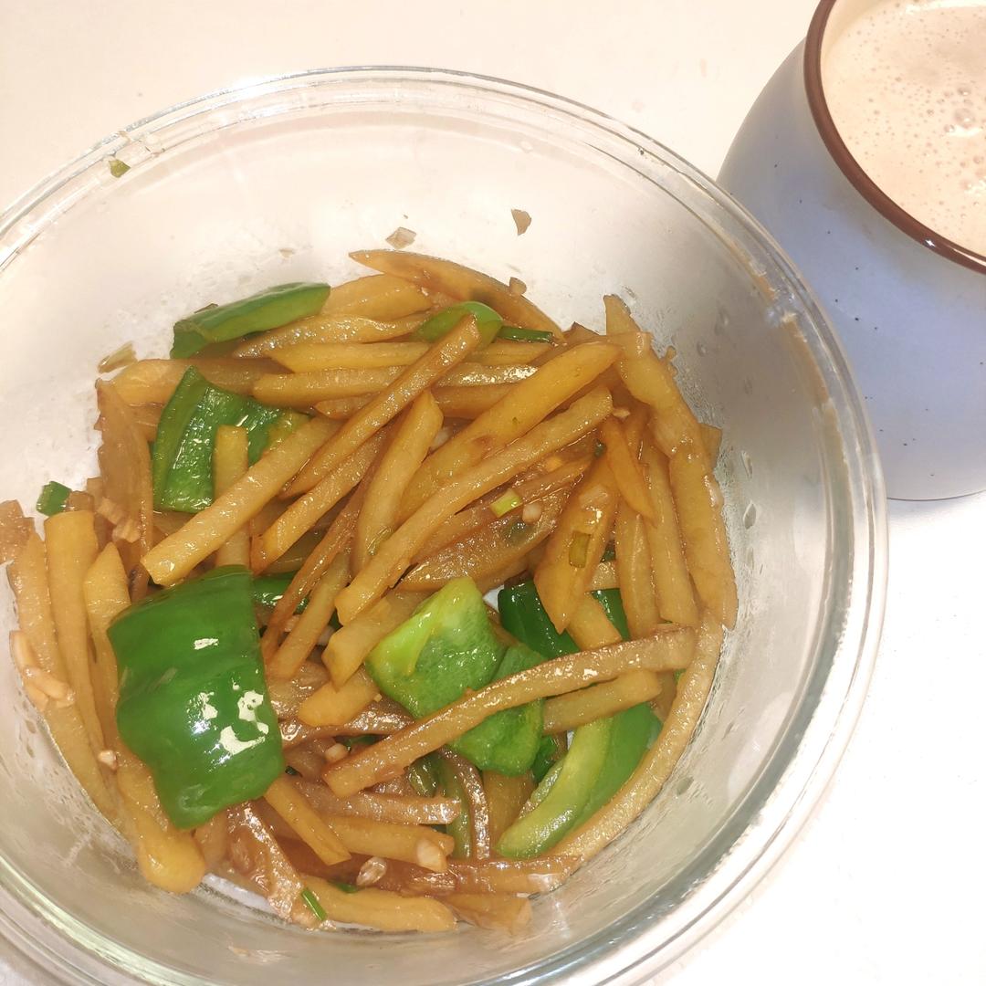比肉都好吃的青椒炒土豆片😋简单又美味❗️