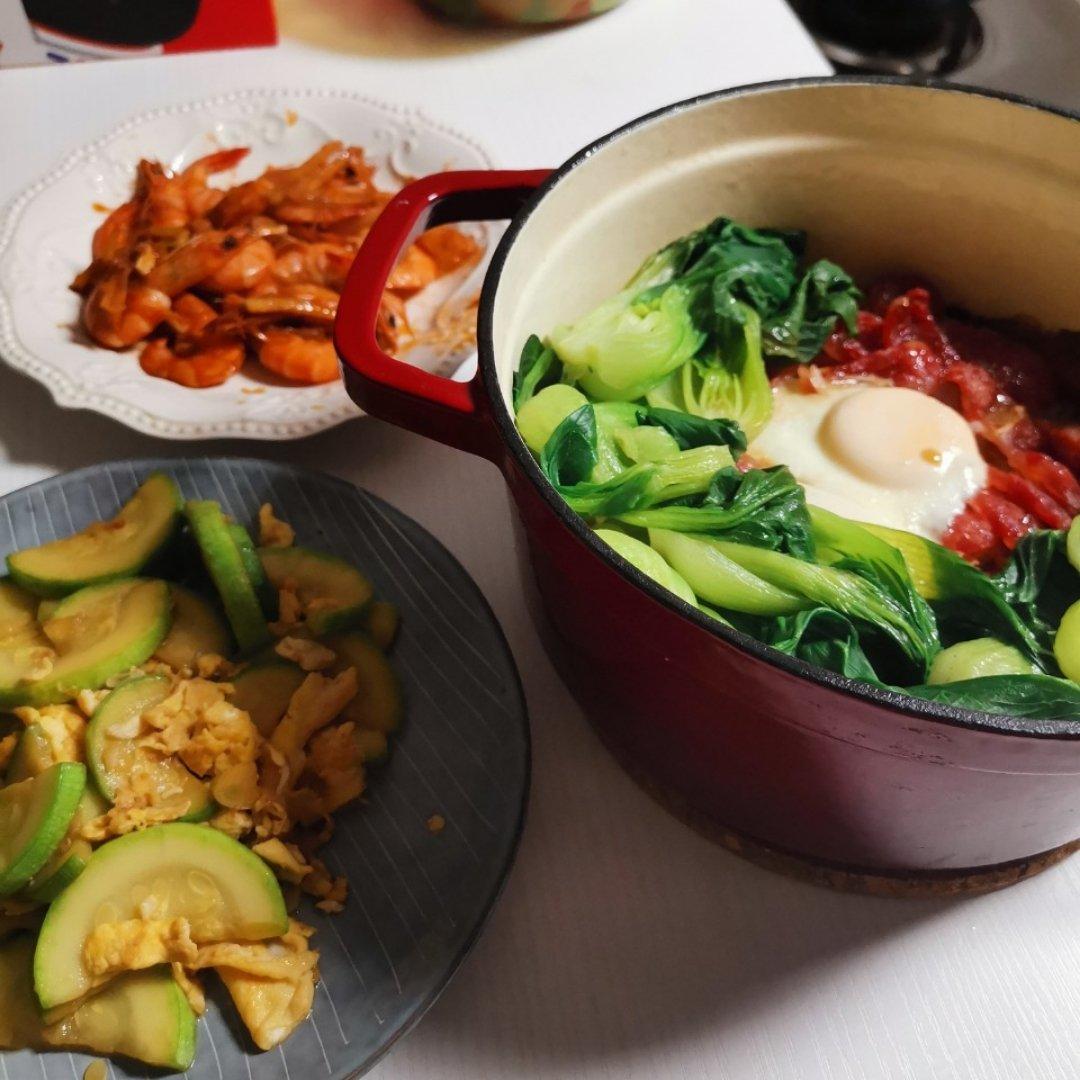 铸铁锅腊肠煲仔饭