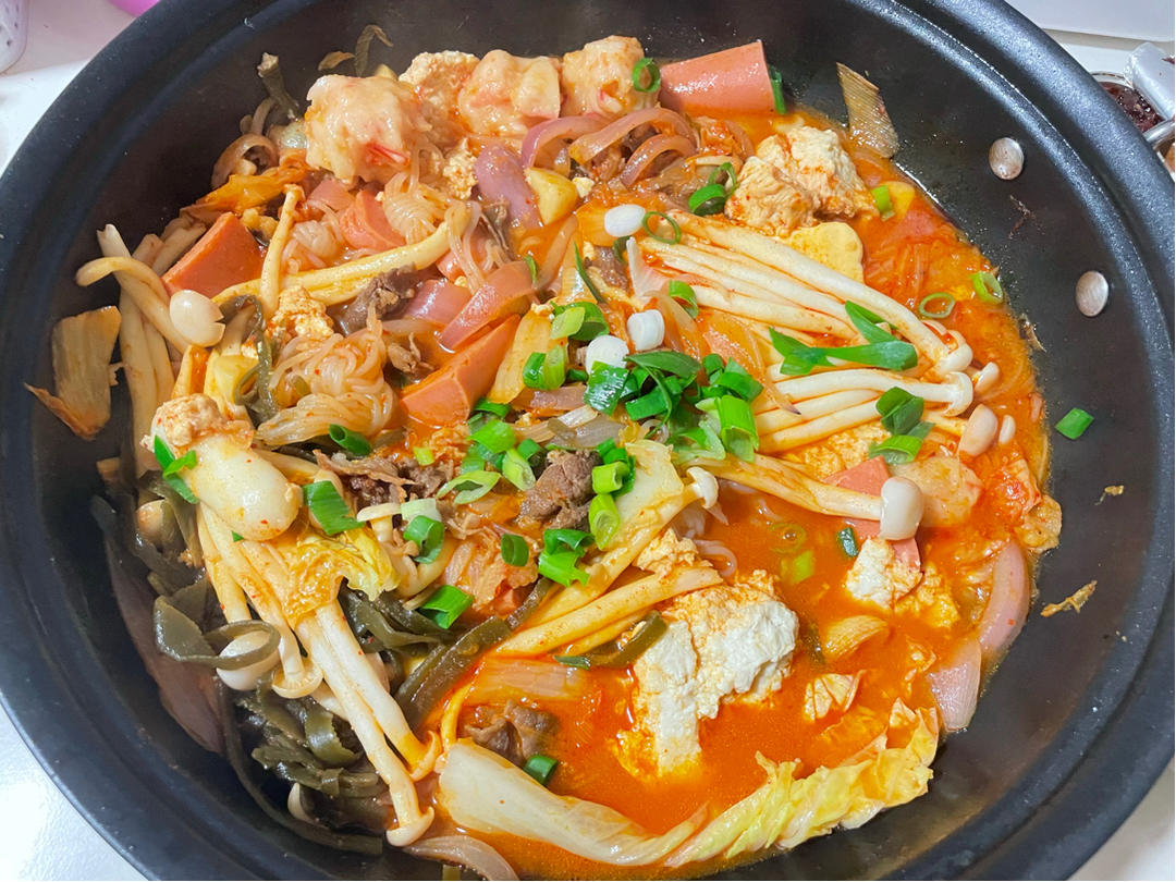 韩式泡菜豆腐锅/辣白菜豆腐汤
