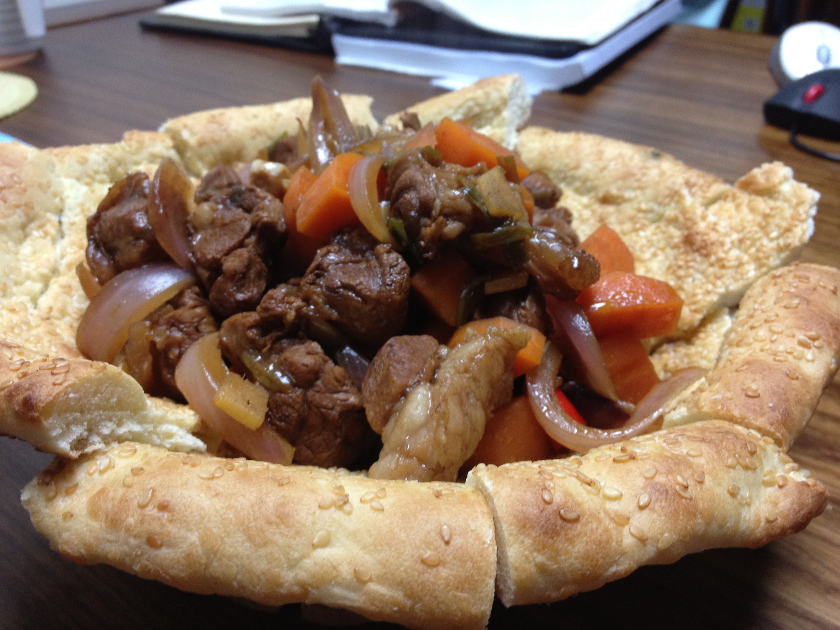 馕包肉 Xinjiang Style Braised Lamb Chops with Nan-bread 　 　