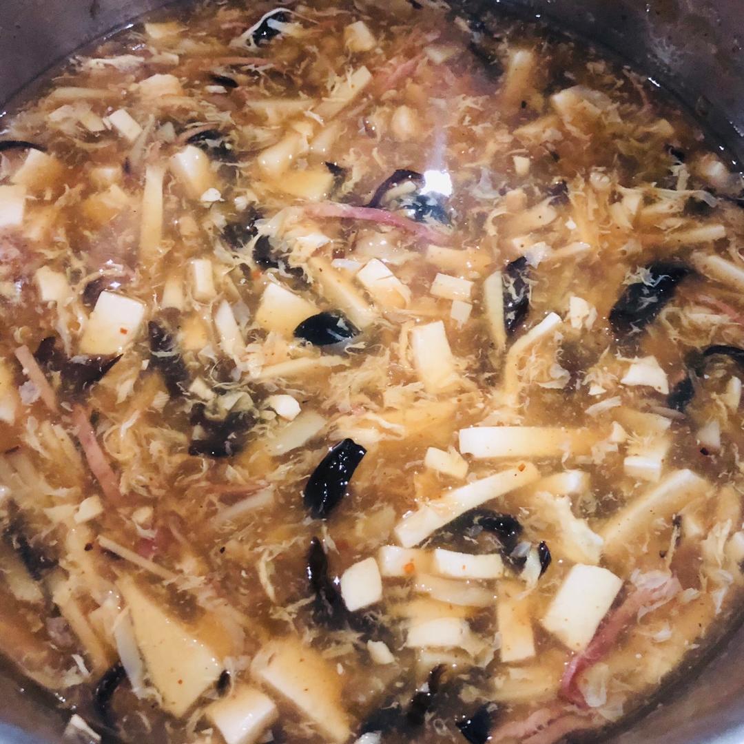 酸辣汤 Spicy & Sour Shredded Pork Soup